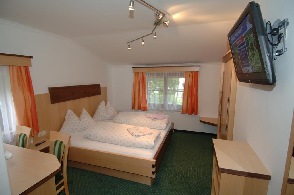 Gaestehaus Ingeborg Saalbach-Hinterglemm Chambre photo