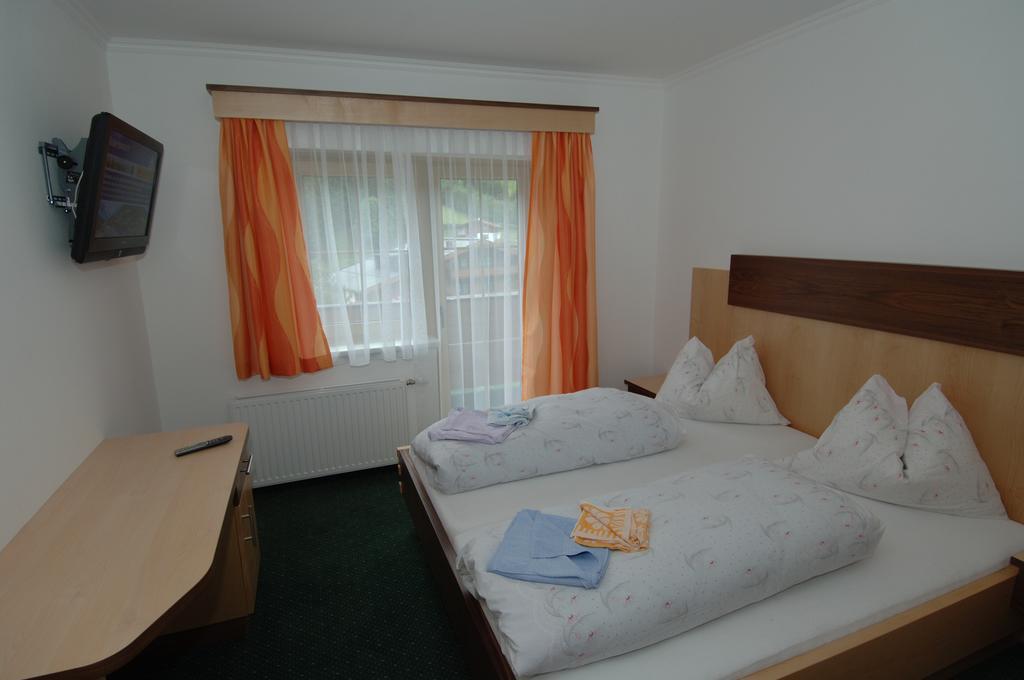 Gaestehaus Ingeborg Saalbach-Hinterglemm Chambre photo
